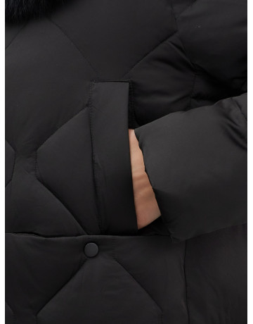 Длинный зимний пуховик с мехом песца.