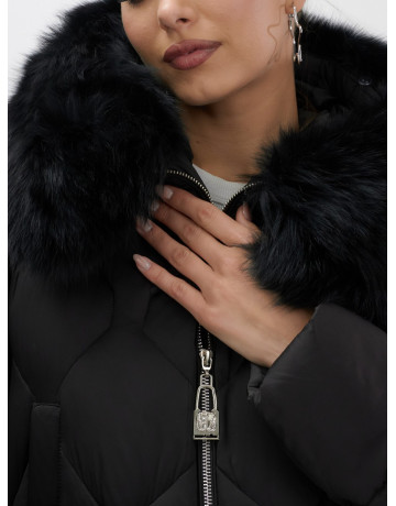 Длинный зимний пуховик с мехом песца.