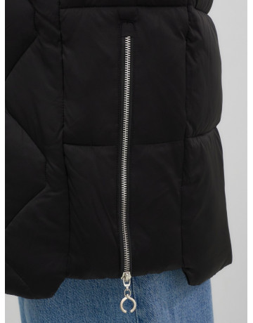 Длинный зимний пуховик с мехом песца.