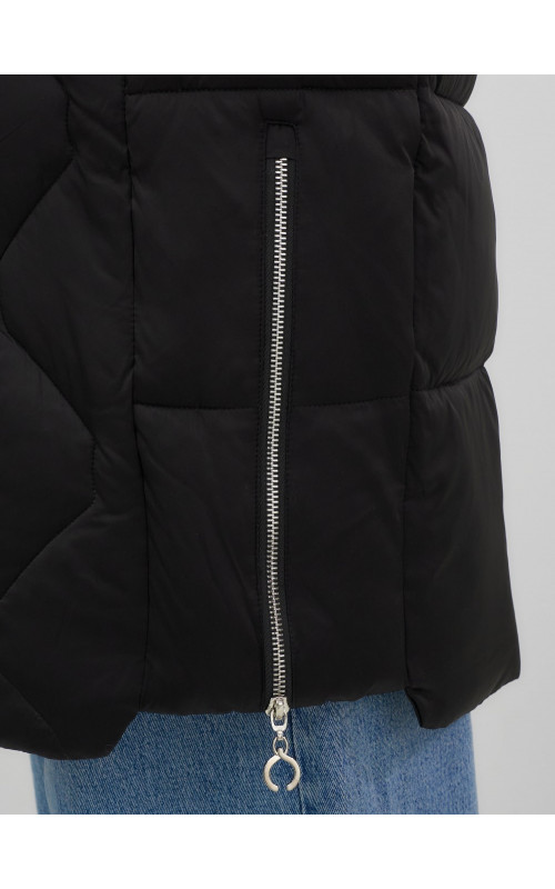 Длинный зимний пуховик с мехом песца.