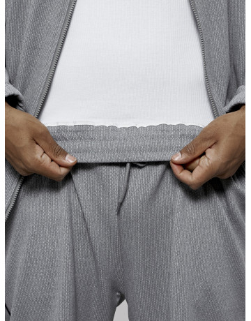 Мужской спортивный костюм серого цвета для спорта в Тюмени