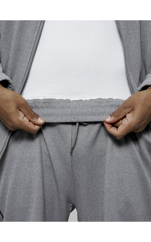 Мужской спортивный костюм серого цвета для спорта в Тюмени