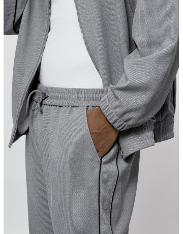 Мужской спортивный костюм серого цвета для спорта в Тюмени