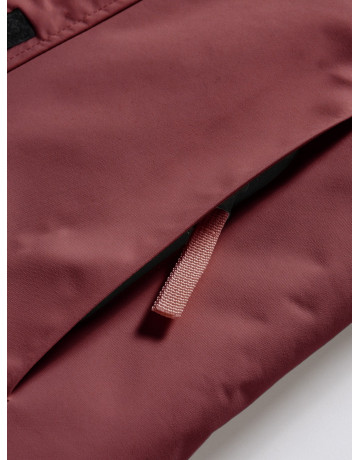 Зимняя парка для девочки-подростка, стильная и практичная.