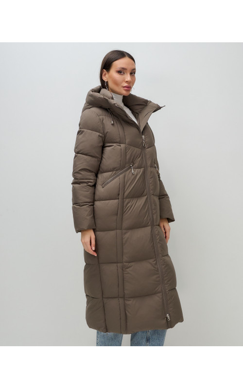 Длинный женский пуховик с капюшоном для зимы