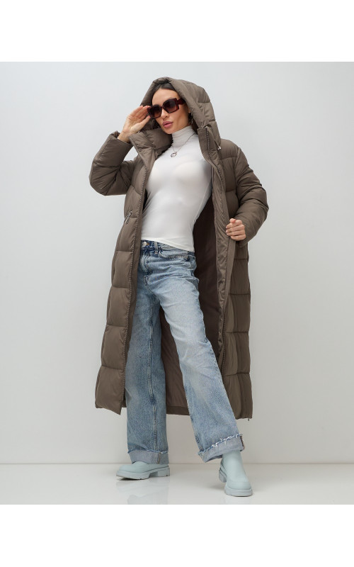 Длинный женский пуховик с капюшоном для зимы