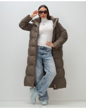 Длинный женский пуховик с капюшоном для зимы