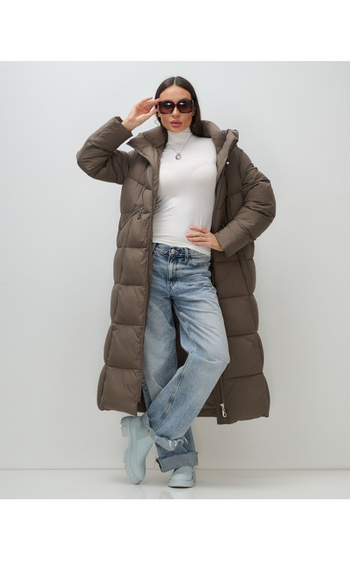 Длинный женский пуховик с капюшоном для зимы