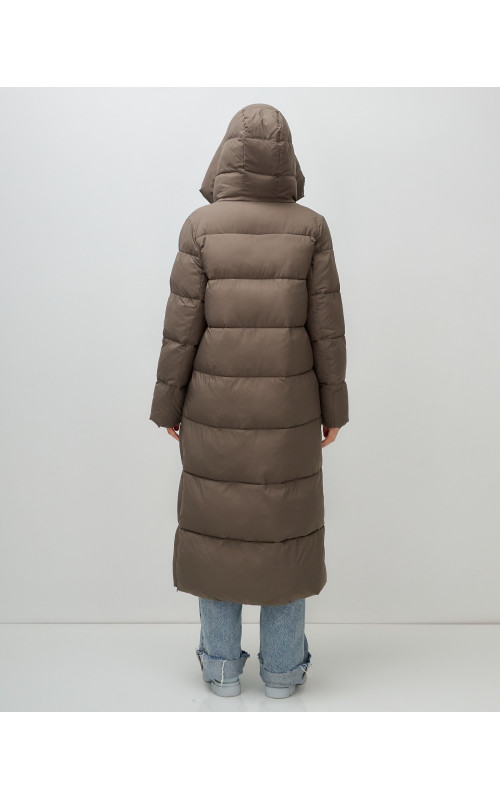 Длинный женский пуховик с капюшоном для зимы