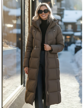 Длинный женский пуховик с капюшоном для зимы