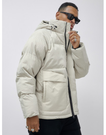 Мужская зимняя куртка свободного кроя для активного отдыха.