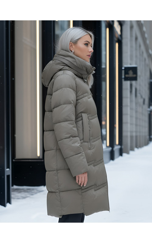 Длинный женский пуховик с капюшоном для зимы