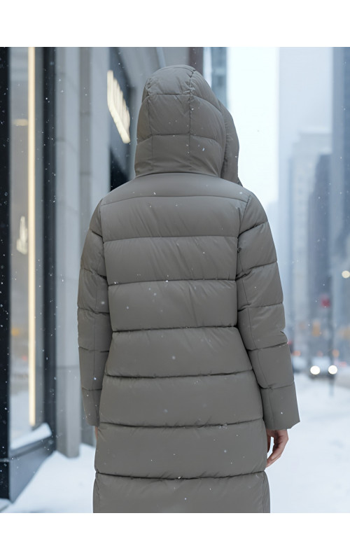 Длинный женский пуховик с капюшоном для зимы