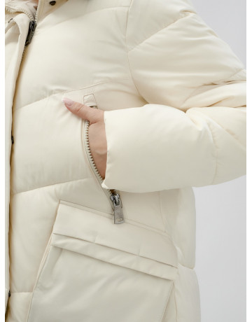 Длинный женский пуховик с капюшоном