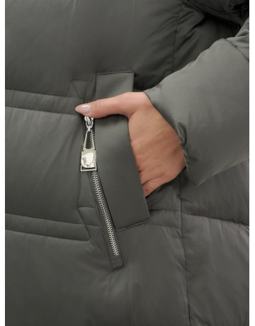 Длинный зимний пуховик для женщин с капюшоном