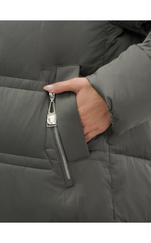 Длинный зимний пуховик для женщин с капюшоном