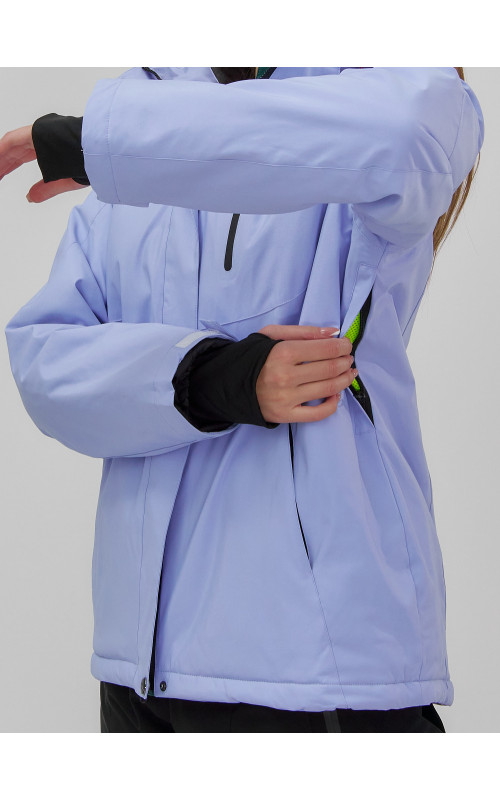 Женский горнолыжный костюм зимний для активного отдыха.