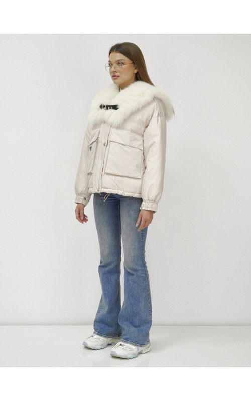 Зимний женский бомбер с меховой опушкой.