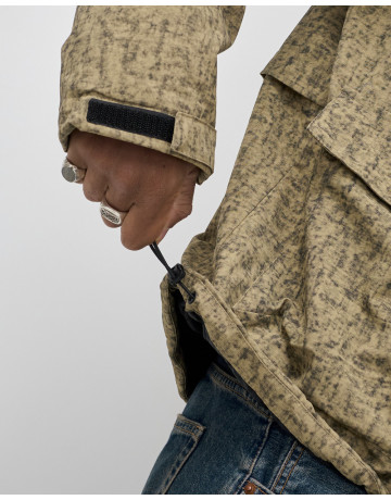 Мужская спортивная куртка для весны и осени, бежевый, для активного отдыха в Тюмени