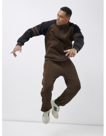 Мужской демисезонный спортивный костюм на флисе, коричневый, для спорта. в Тюмени