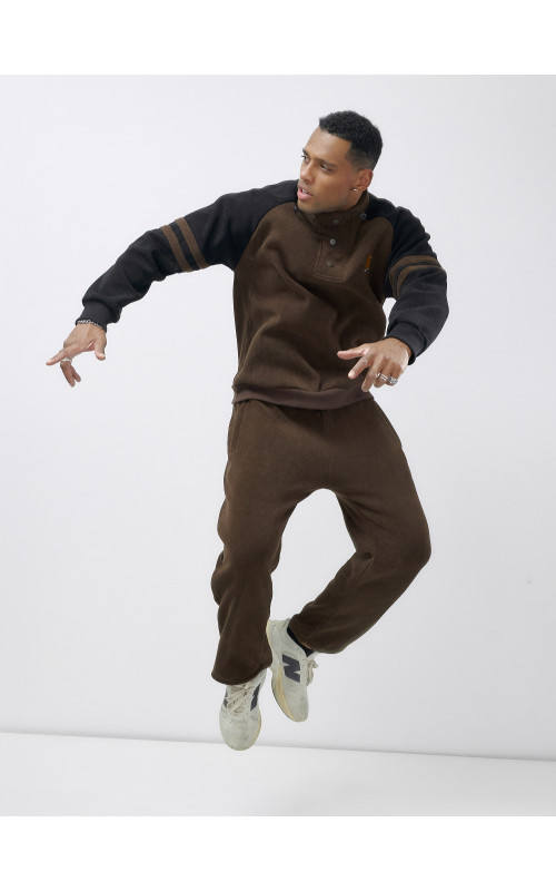 Мужской демисезонный спортивный костюм на флисе, коричневый, для спорта. в Тюмени