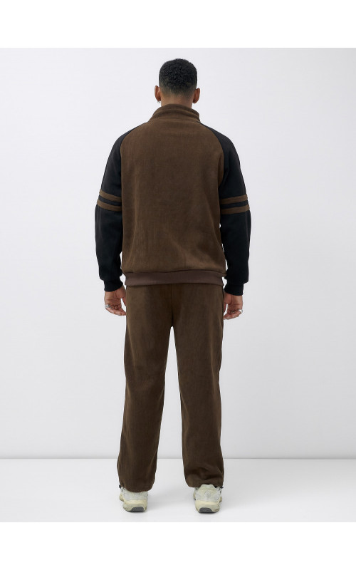 Мужской демисезонный спортивный костюм на флисе, коричневый, для спорта. в Тюмени