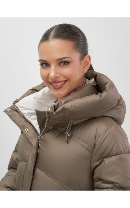 Длинный зимний пуховик с капюшоном для женщин