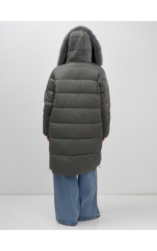 Длинный зимний пуховик с мехом песца.