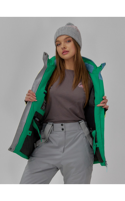 Женский горнолыжный костюм: стиль и комфорт для зимних приключений.