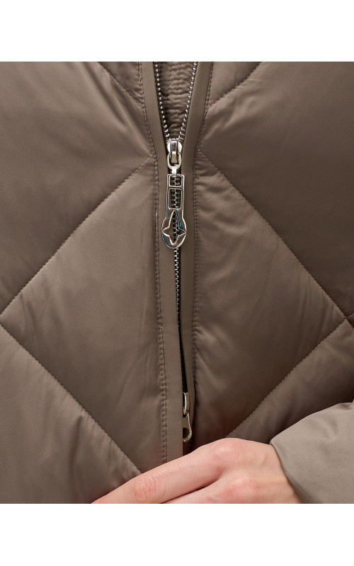 Длинный женский пуховик с капюшоном для зимы