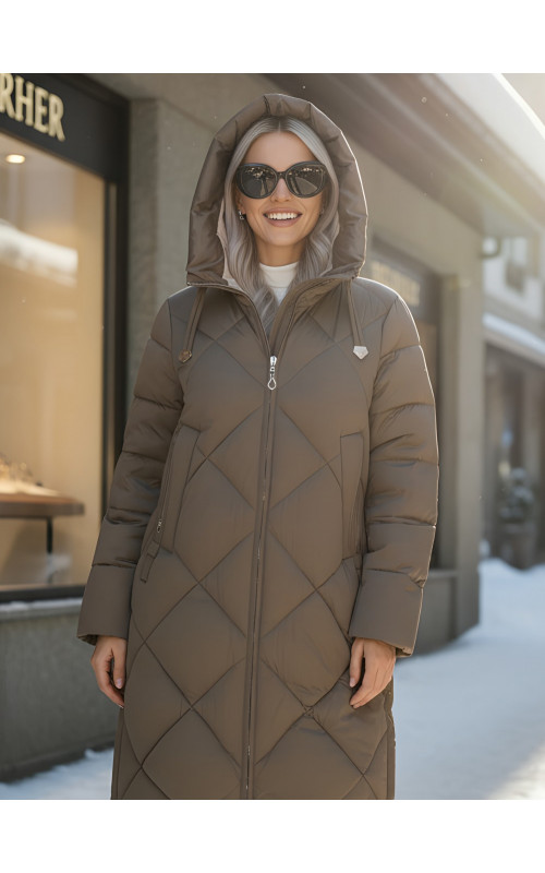 Длинный женский пуховик с капюшоном для зимы