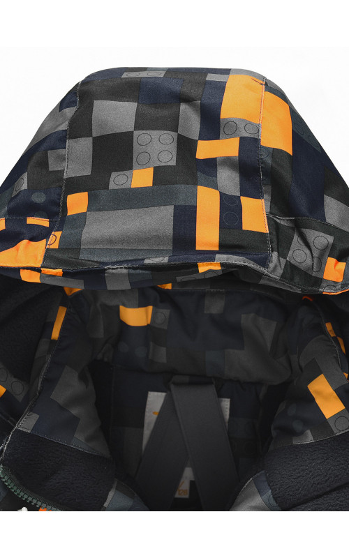 Зимний комбинезон для мальчика: активный отдых и безопасность