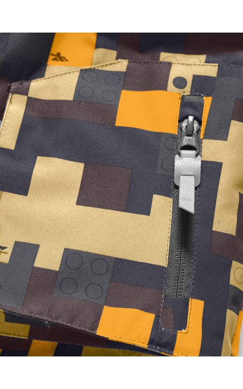 Зимний комбинезон для мальчика: активный отдых и безопасность