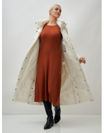 Длинный зимний пуховик с капюшоном для женщин