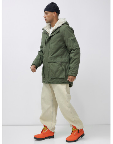 Зимняя мужская парка с капюшоном для активного отдыха.