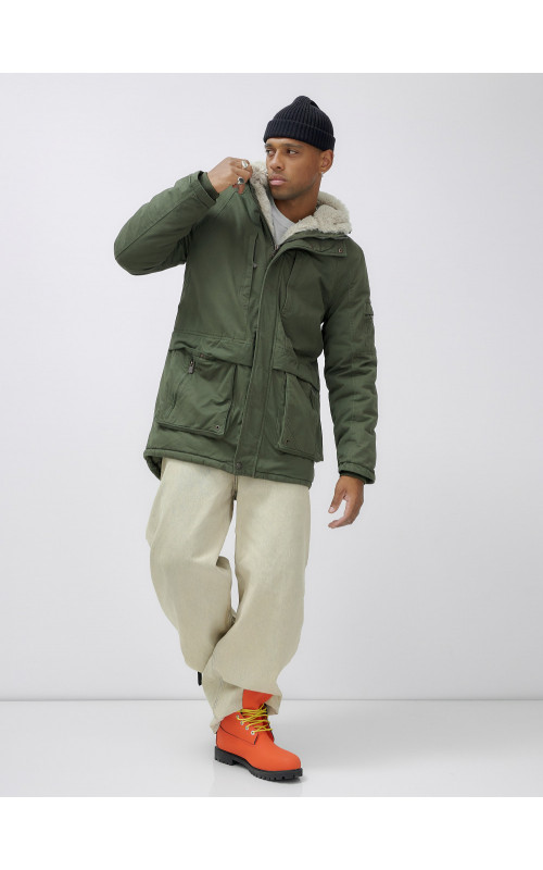 Мужская зимняя парка удлинённая с мехом, цвет хаки. в Тюмени