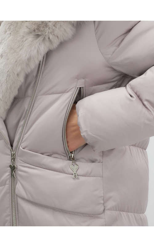 Пуховик премиум-класса с английским воротником из натурального меха кролика, зима 2025