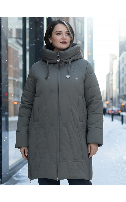 Длинный зимний пуховик для женщин с капюшоном.