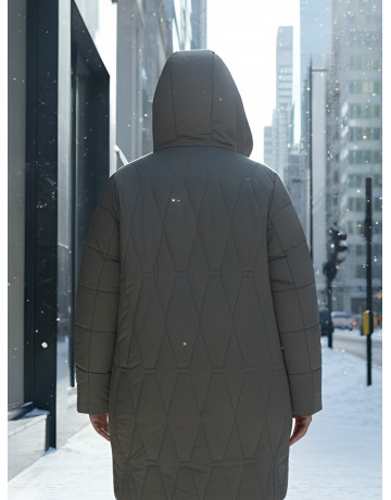 Длинный зимний пуховик для женщин с капюшоном.