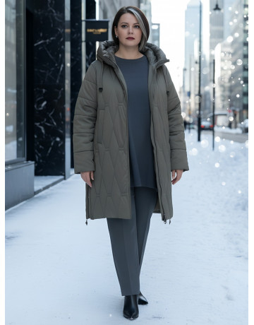 Длинный зимний пуховик для женщин с капюшоном.