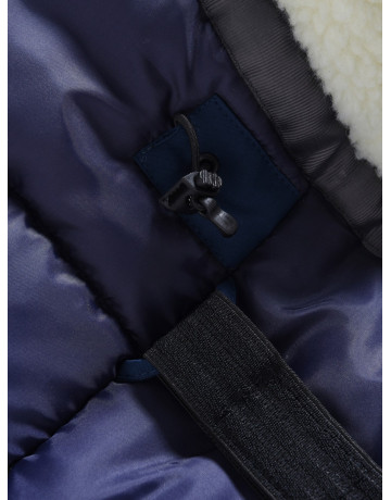 Тёплая парка для девочки с регулируемой посадкой.