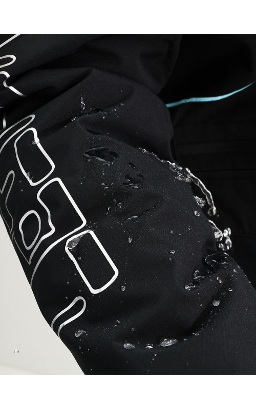 Мужской горнолыжный костюм для активного отдыха.