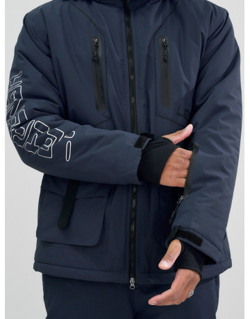 Мужской горнолыжный костюм для активного отдыха.