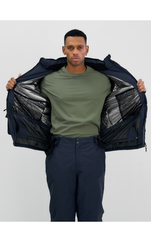 Мужской горнолыжный костюм для активного отдыха.