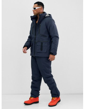 Мужской горнолыжный костюм для активного отдыха.