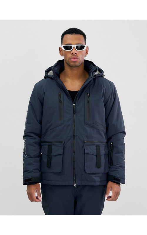 Мужской горнолыжный костюм для активного отдыха.