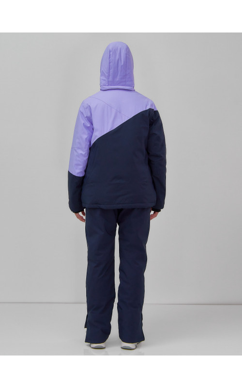 Женский горнолыжный костюм для активного отдыха.