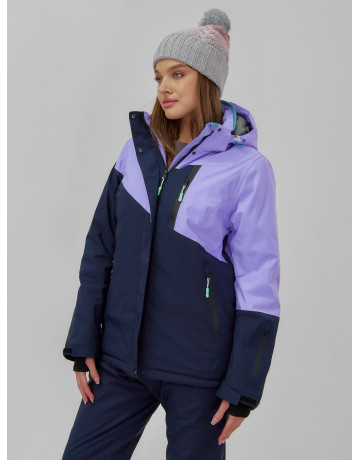 Женский горнолыжный костюм для активного отдыха.