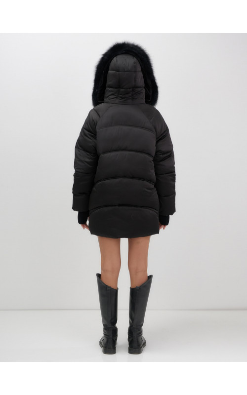 Женский зимний пуховик с мехом и капюшоном, чёрный. в Тюмени