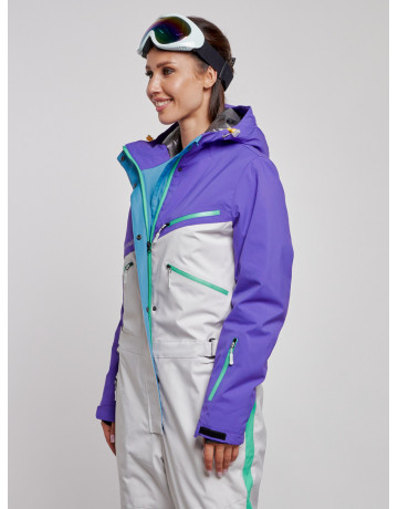 Зимний женский комбинезон для зимних видов спорта.